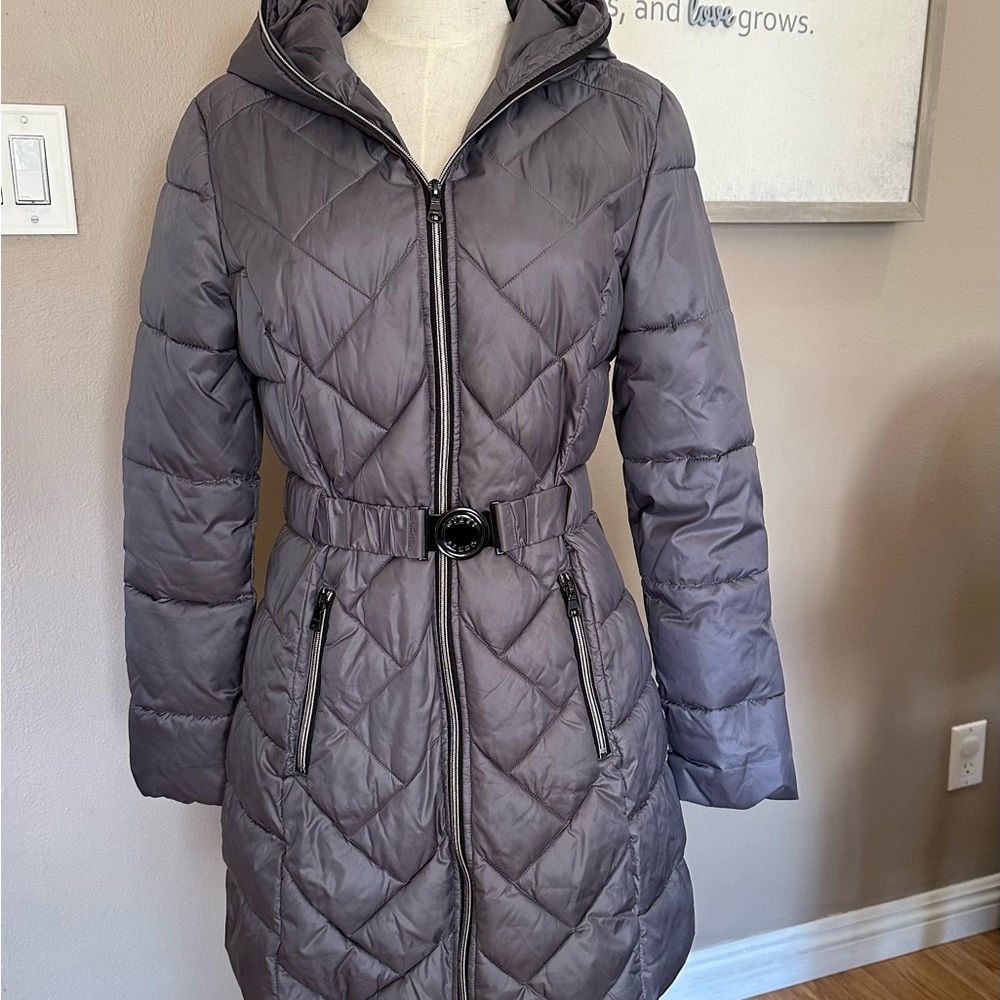 Guess Women's Quilted Puffer Jacket in Gray